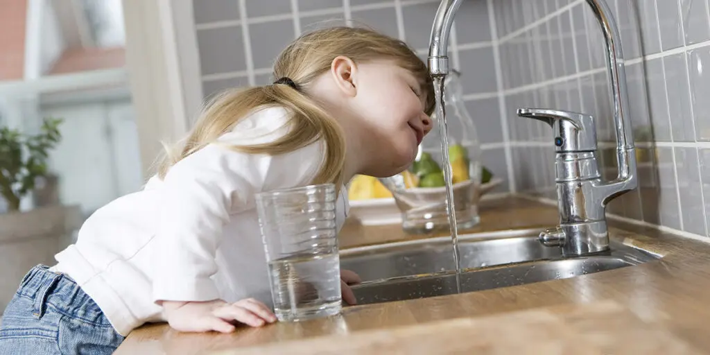Filtre à eau sous évier pour purification d'eau du robinet